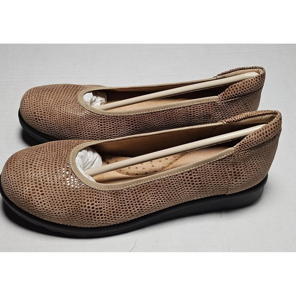 Vaneli Sport Donia Taupe E Printed Leather Ballet Wedge Pumps Women's 7Wide NEW‎